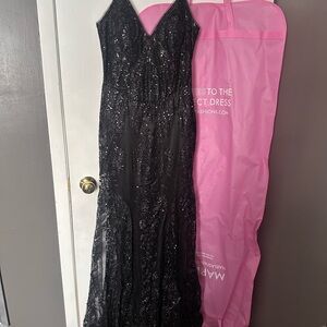 Elegant Black Sequin Prom Dress